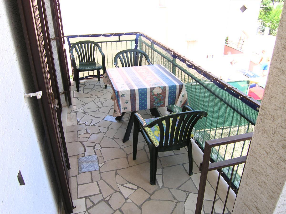 Apartman Braut Krk Town Esterno foto